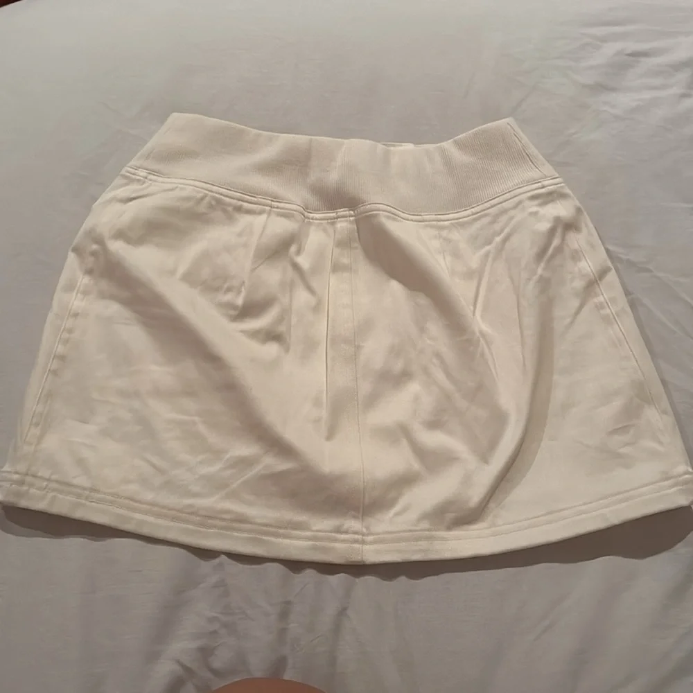 Alo Yoga Night Out Cargo Skirt